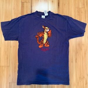 Vintage Disney Tigger Embroidered Tee (90s/00s) – Slightly Faded Classic